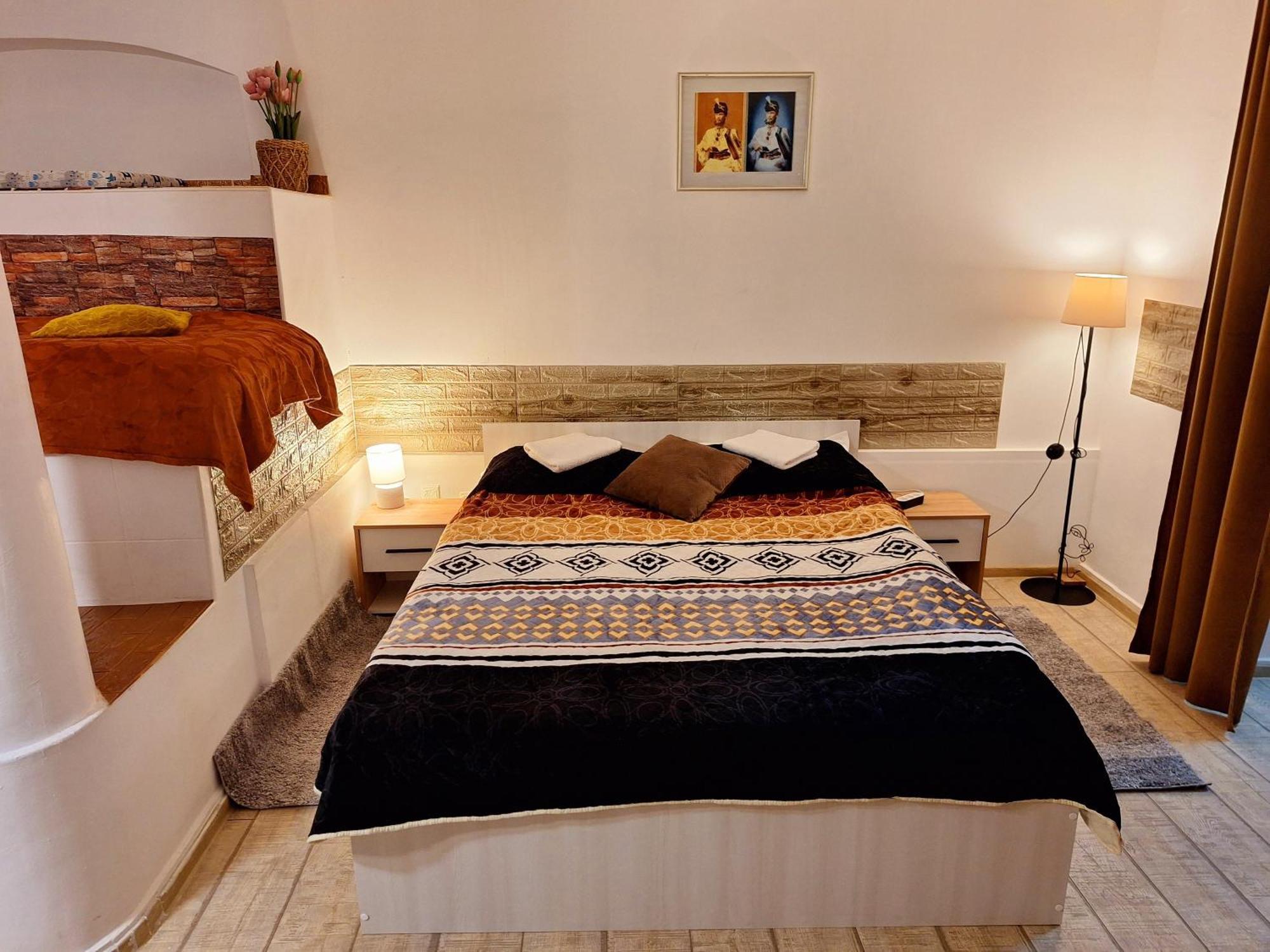 Piata Sfatului Pietonal Apartment บราชอฟ ภายนอก รูปภาพ